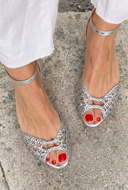 Chloé | Woven Vintage Sandals